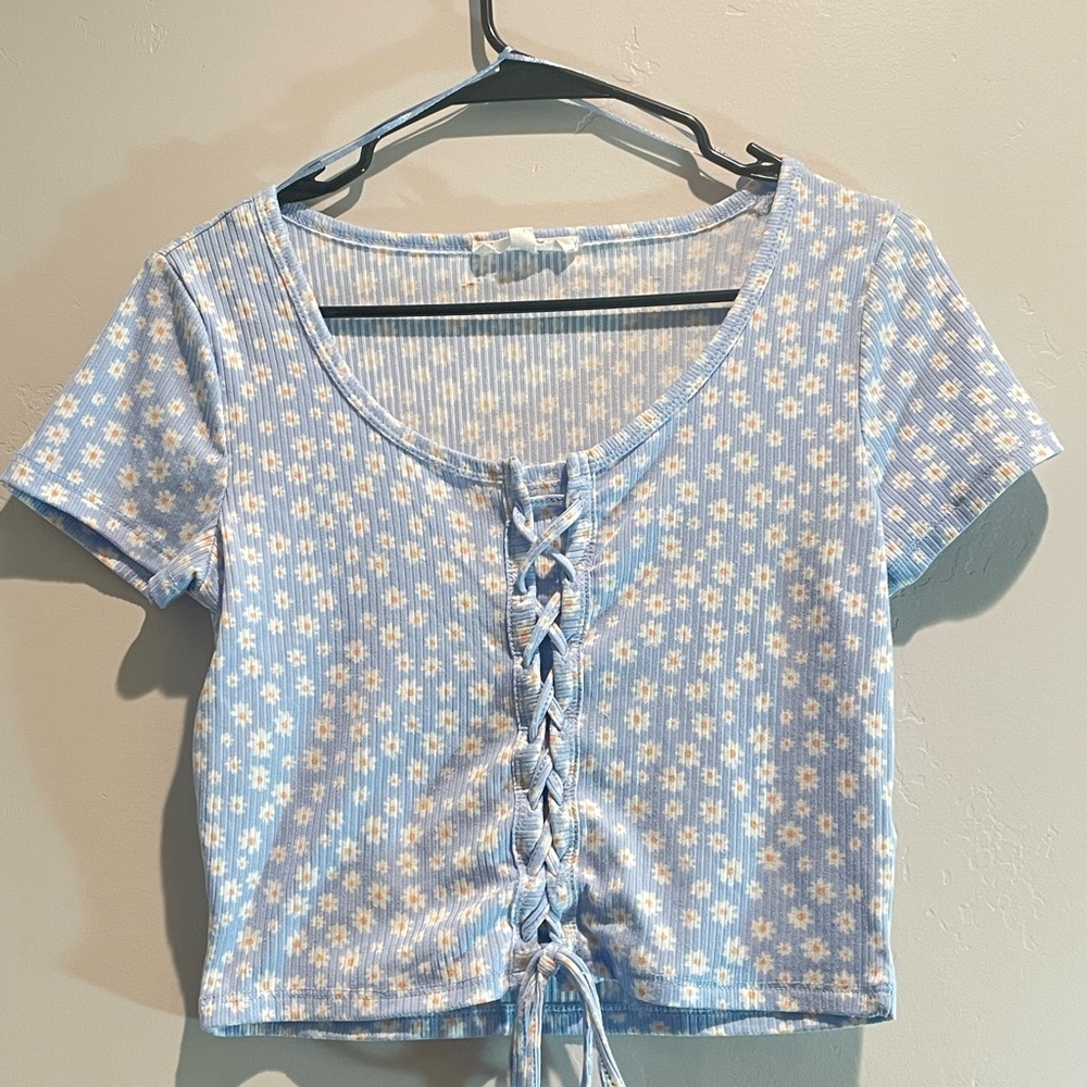 Pink Rose Light Blue Daisy Lace-Up Crop Top